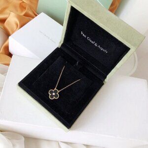 🍀🌟🌟Van Cleef & Aprels Women’s Necklaces 🌟🌟